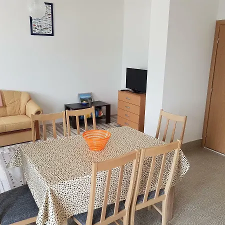 度假居 >nikola< *